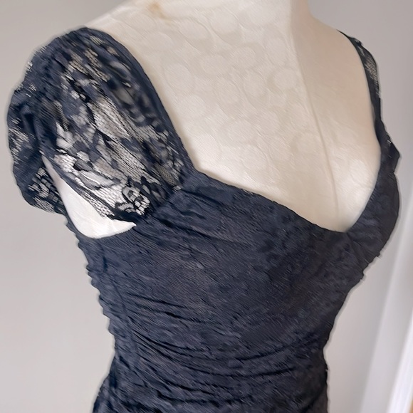 Express Ruched Lace Dress - Picture 7 of 8